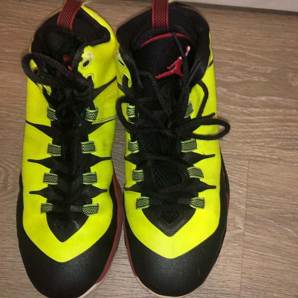 Air Jordan youth sneakers high tops size 7 - Picture 3 of 7